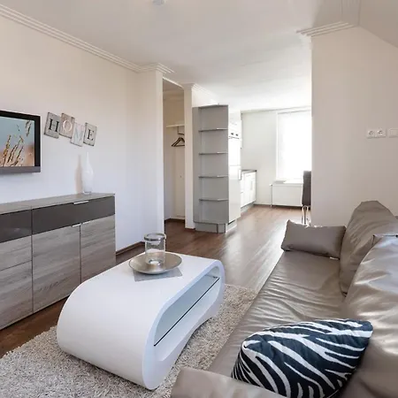 Ferienhaus 2 *